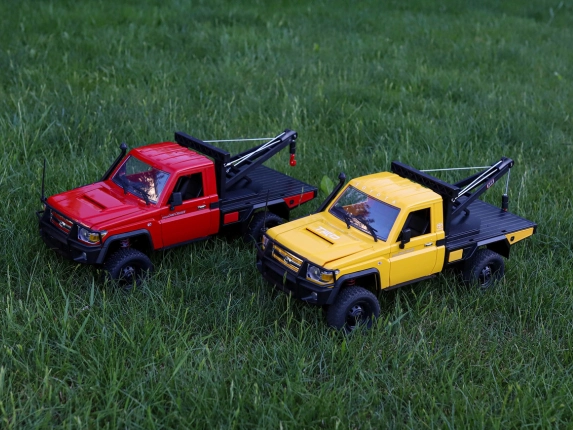 RC auto Land Cruiser Toyota s navijákem
